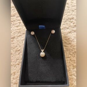 Elegant solid 14k yellow gold freshwater pearl set